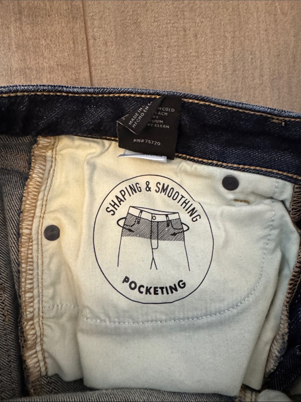 Buckle dark wash flare. Size 26x34 - Picture 4 of 8